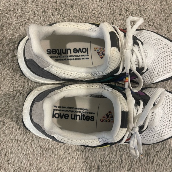 SOLD❗️Adidas’ love unites ultra boosts (2020) 🏳️‍🌈 - Picture 5 of 8